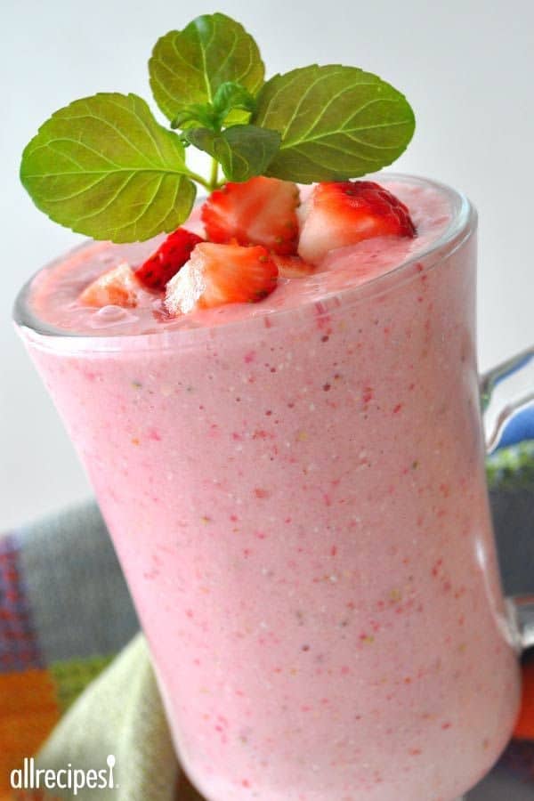 Strawberry Oatmeal Breakfast Smoothie